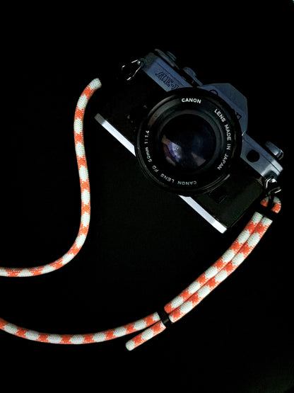 Lightweight rope camera strap for mirrorless cameras
