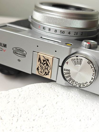 Charizard hot shoe cover - compatible with Sony Leica Nikon