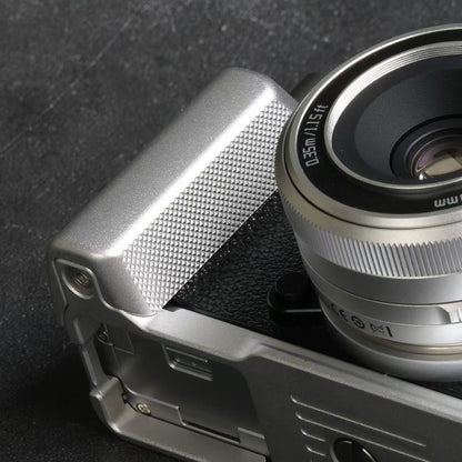 fujifilm x-e5 silver hand grip detail