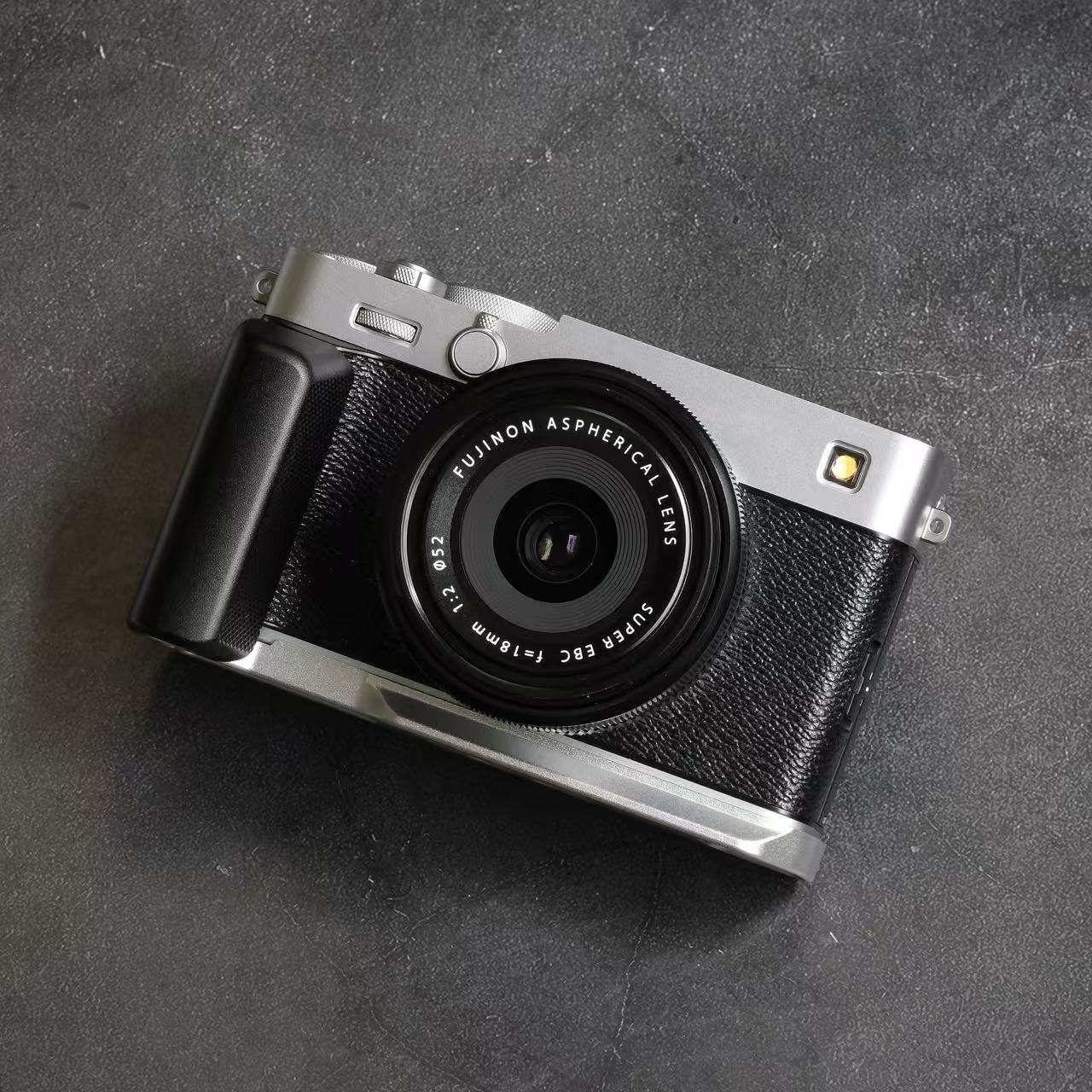 rangefinder style hand grip x-e5