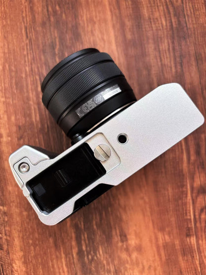 fuji-x-m5-camera-grip-back