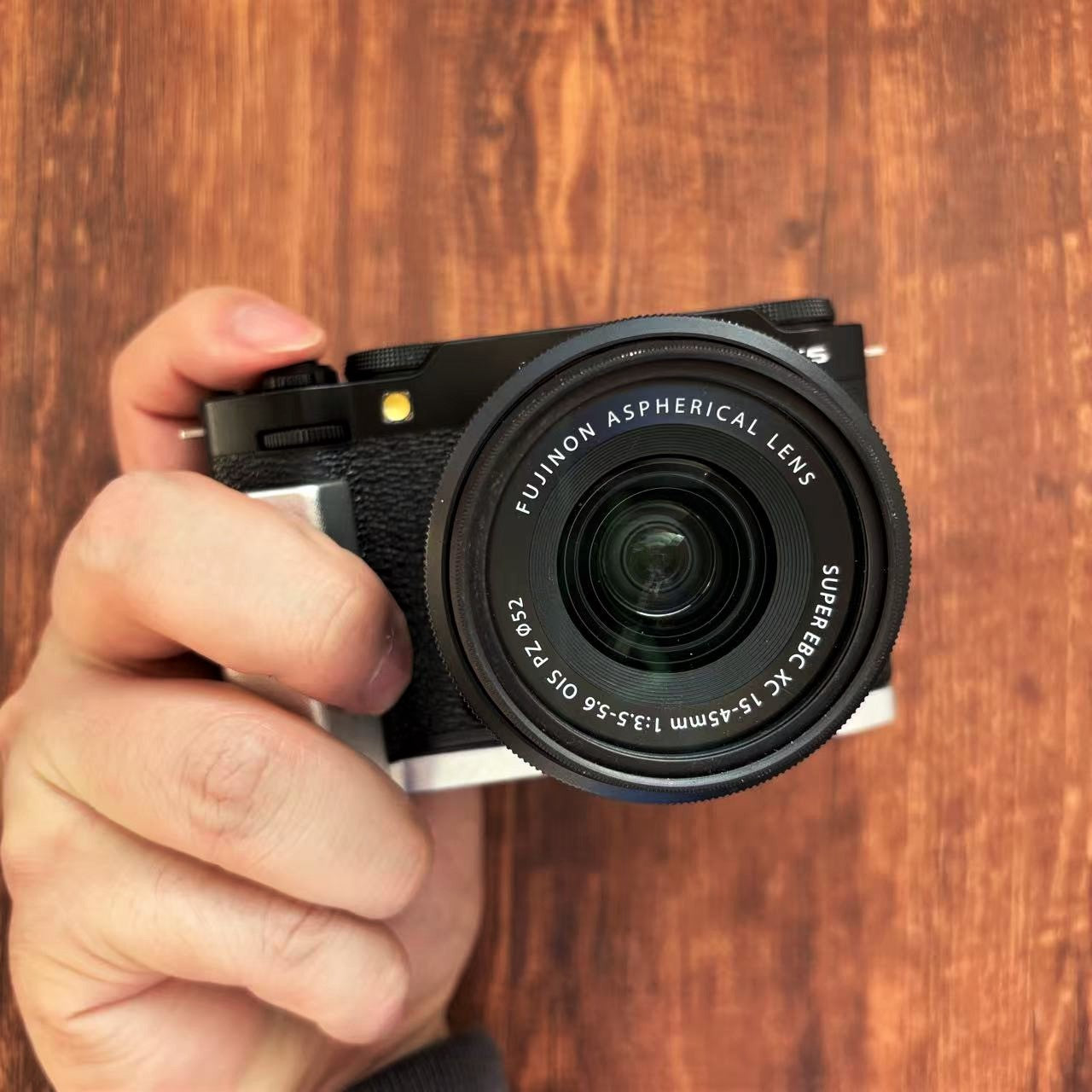 metal-fuji-x-m5-camera-grip-on-hand