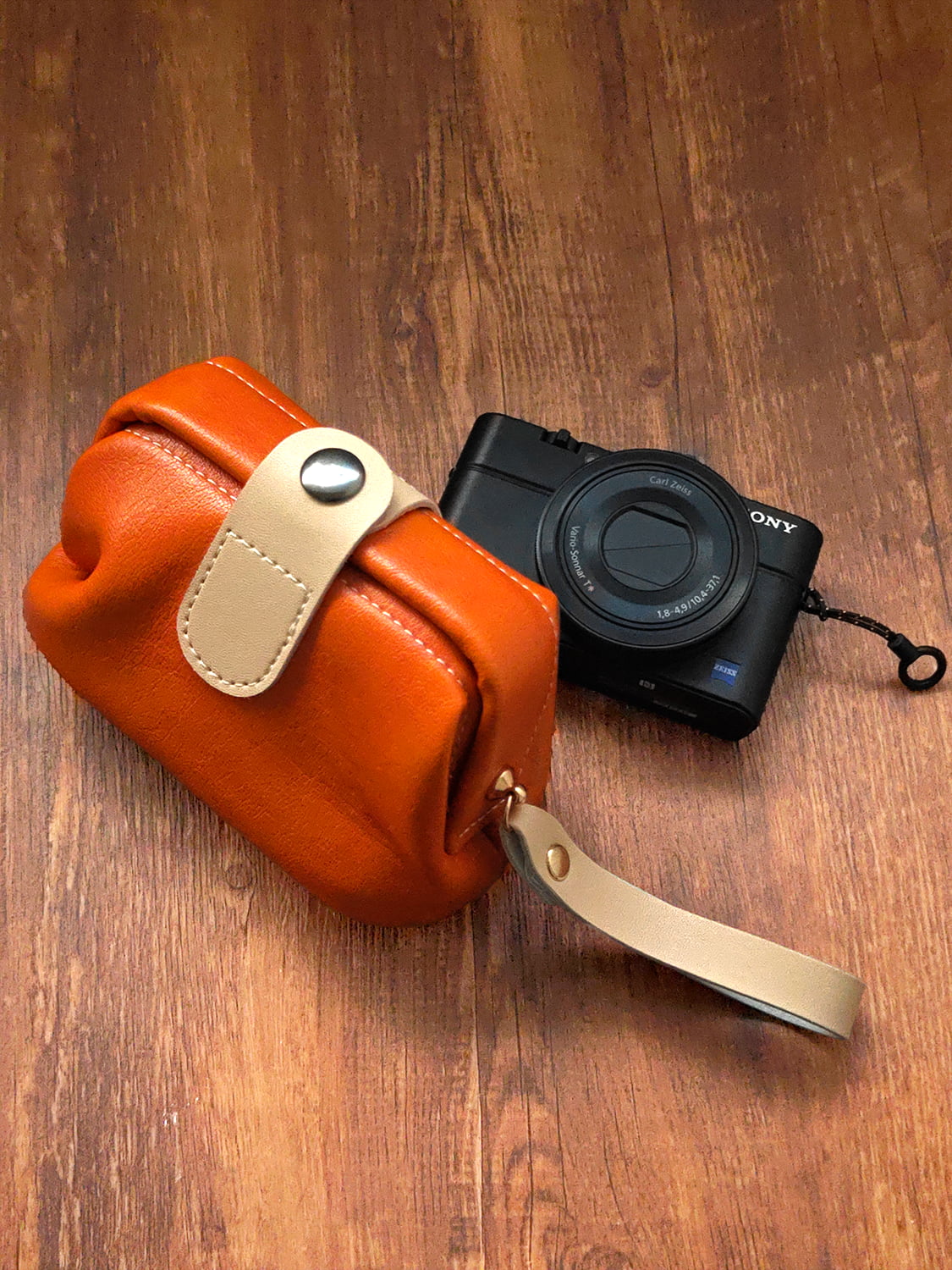 Mini Leather Camera Pouch for Sony RX100 / Ricoh GR Series
