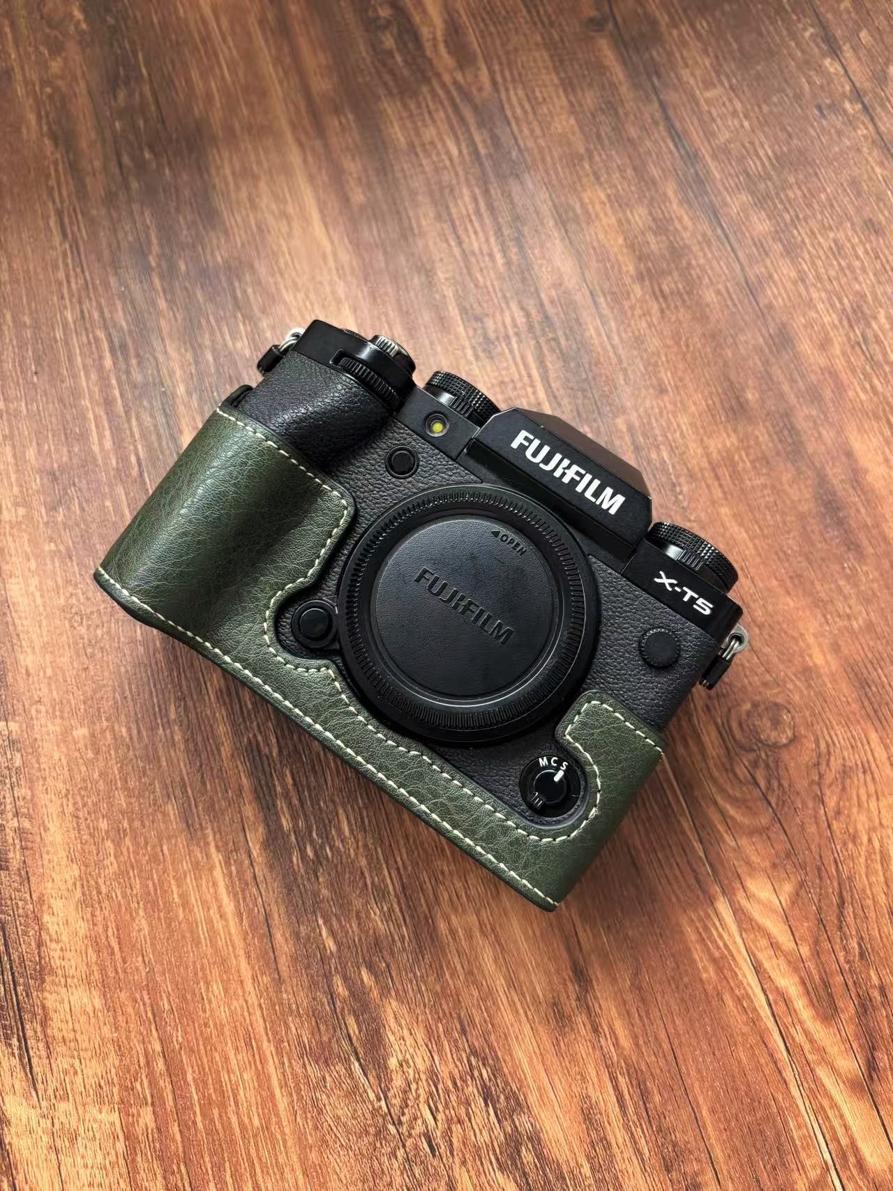 Fujifilm X-T5 Leather Half Case