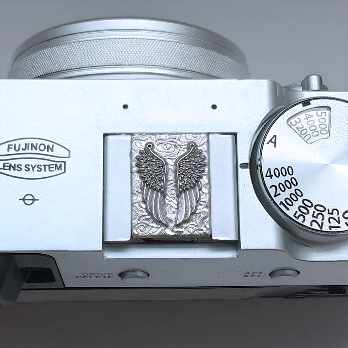 Pikachu Spark – Silberne Blitzschuhabdeckung für die Kamera